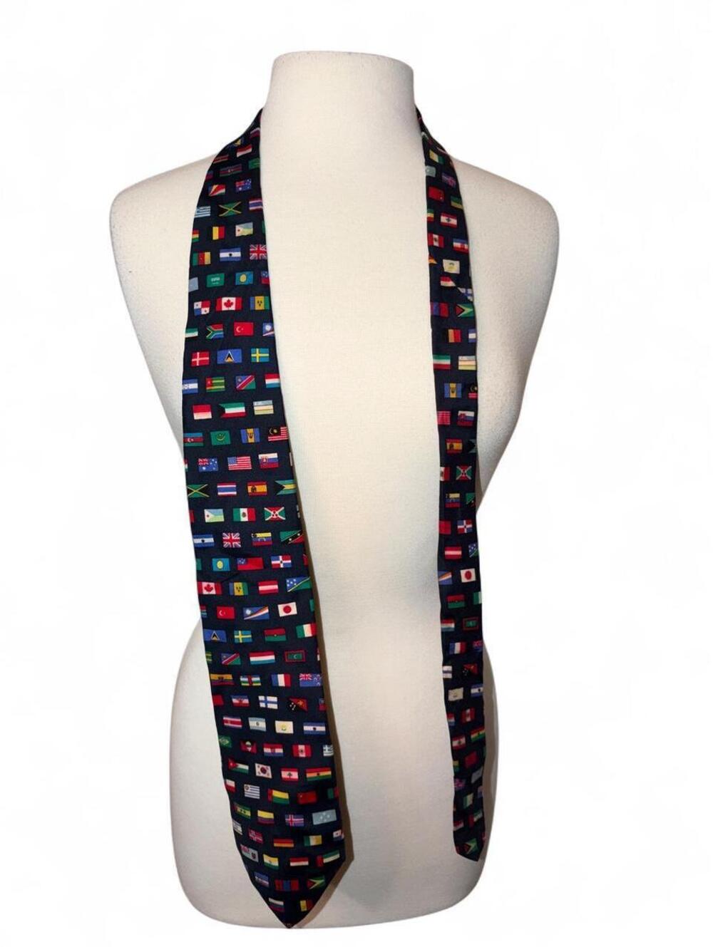 Vintage Alynn Neckwear "100 Colorful Country Flags" 100% Silk Tie – Made in USA